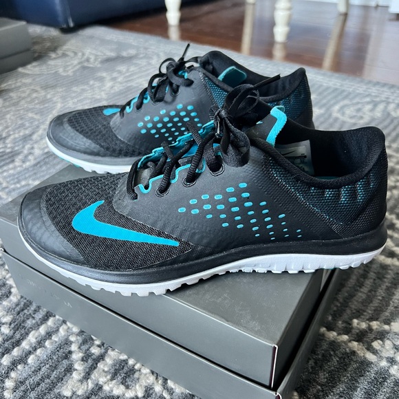 Women’s size 7 Nike fit sole running shoes - Picture 3 of 5